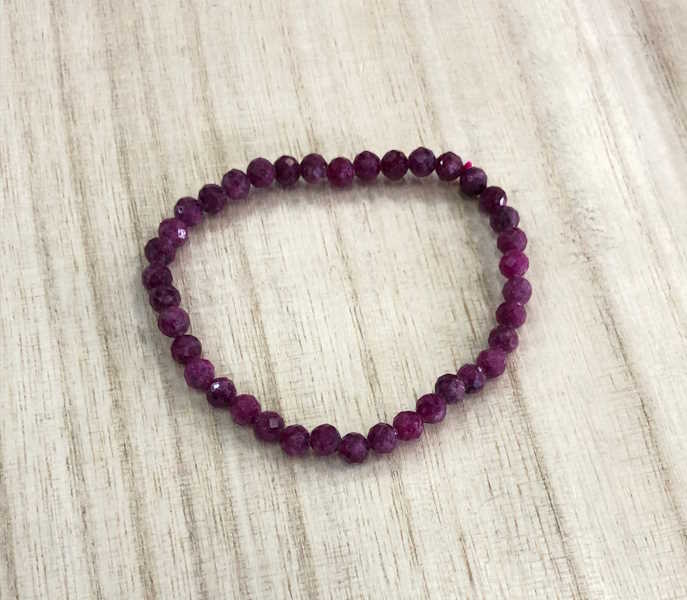 Pulsera Rubí bola facetada 4 mm